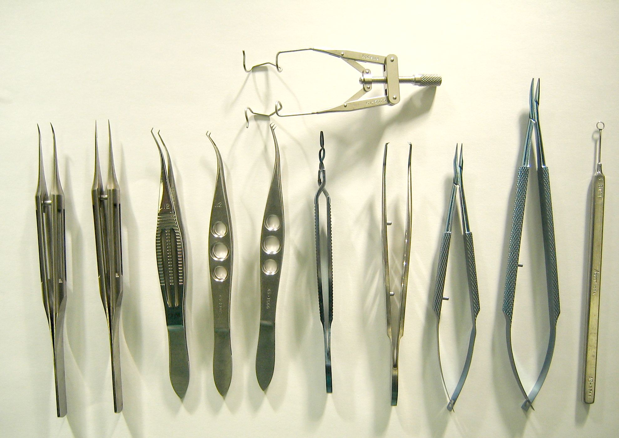 Tray of recomended surgical kit