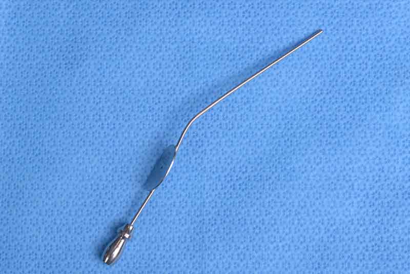 This is small sized suction tip is used to provide suction within narrow spaces (originally designed for use in the ear). The suction is controlled by covering the small opening located on the thumb plate proximal to the handle.  The size of the suction tube is indicated by the French measurement scale (three times the diameter in millimeters).  The instrument is angled slightly to avoid obstructing the view of the area being suctioned by the surgeon's hand.  This suction tip is used during orbital dissection where space does not allow for the use of a larger suction tip. Unlike with the Frazier, there is no stylet for this suction. 